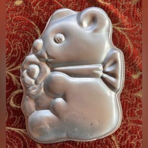 🩷3/$15 Vintage Wilton Teddy Bear with Flower Aluminum Cake Pan